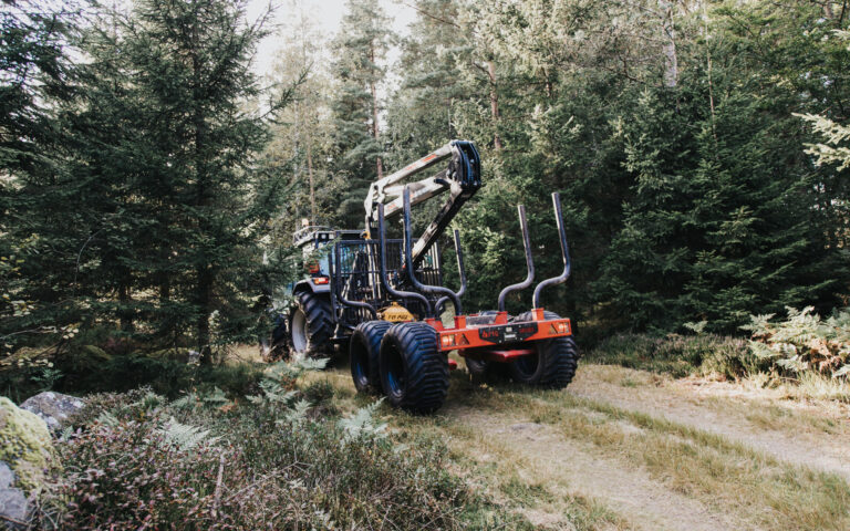 Färdigbearbetade och svetsade komponenter till kranar och skogsmaskiner