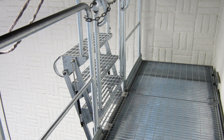 Folding staircase