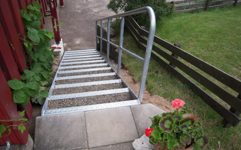 Slope staircase