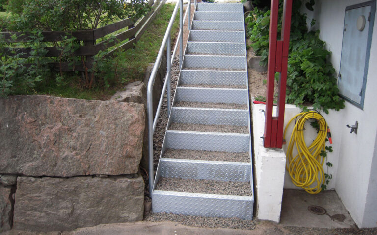 Slope staircase