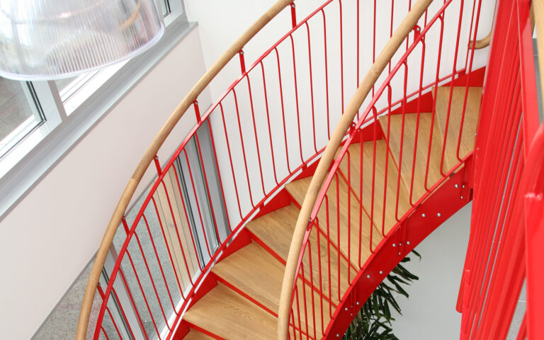 Curved staircase