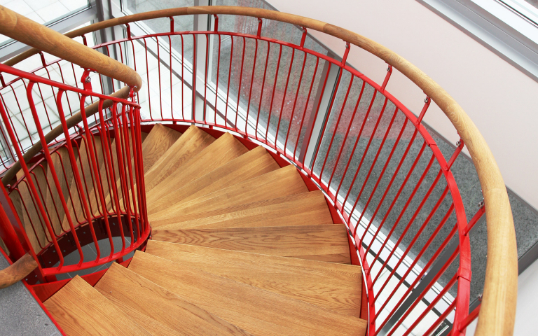 Curved staircase