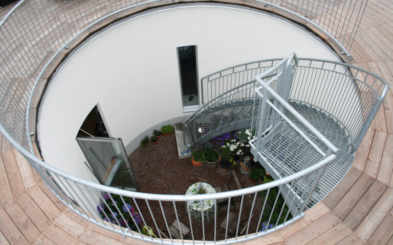 Winding staircase