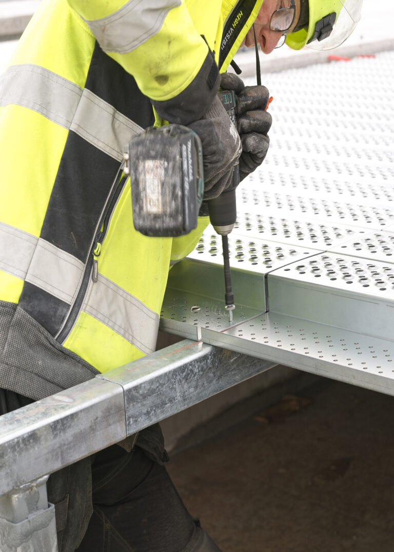 Leveransen omfattade cirka 2 000 meter släckdurk i standardlängder, vilket gjorde installationen effektiv på plats.